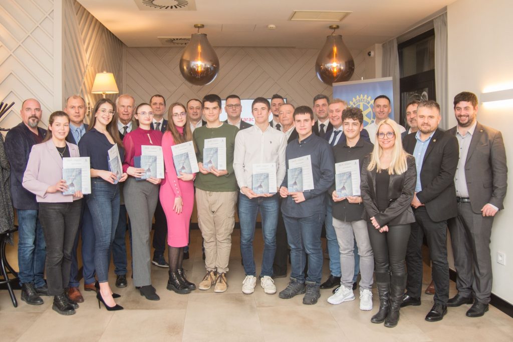 Rotary klub Subotica dodelio stipendije studentima i srednjoškolcima