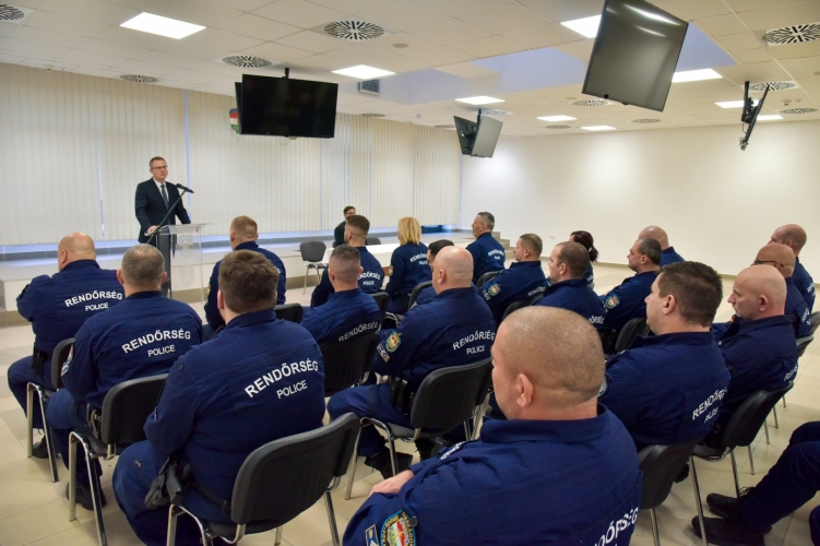 Mađarska policija poslala kontigent od još 30 policajaca u Srbiju