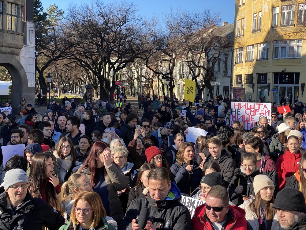 Profesori imaju reč na Trgu Slobode: Studenti mesecima rade posao koji mi nismo znali da uradimo za njih (FOTO)